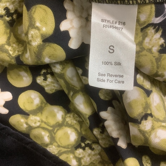 CAbi‎ Blouse Silk Pearls Chains Sleeveless Blouse Top S - Picture 8 of 10